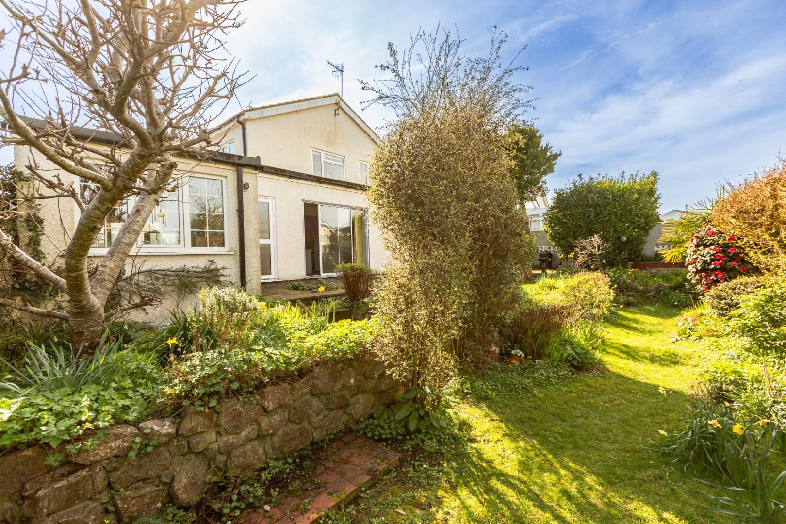 Pennard Drive, Southgate, Swansea, SA3 2DW